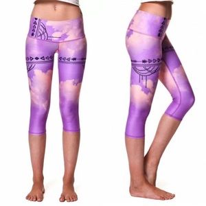 Teeki women’s purple haze goddess capris size M